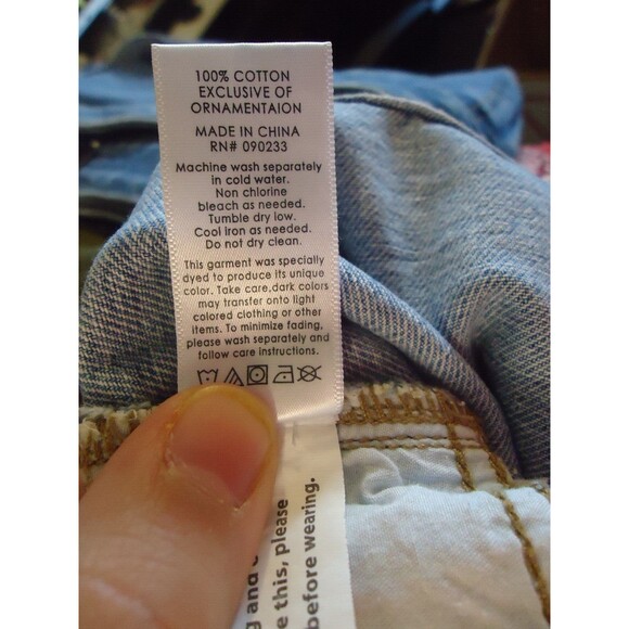 PacSun Medium Wash Denim Mini Skirt Womens 27 Embroidered Floral Raw Hem - Picture 4 of 9